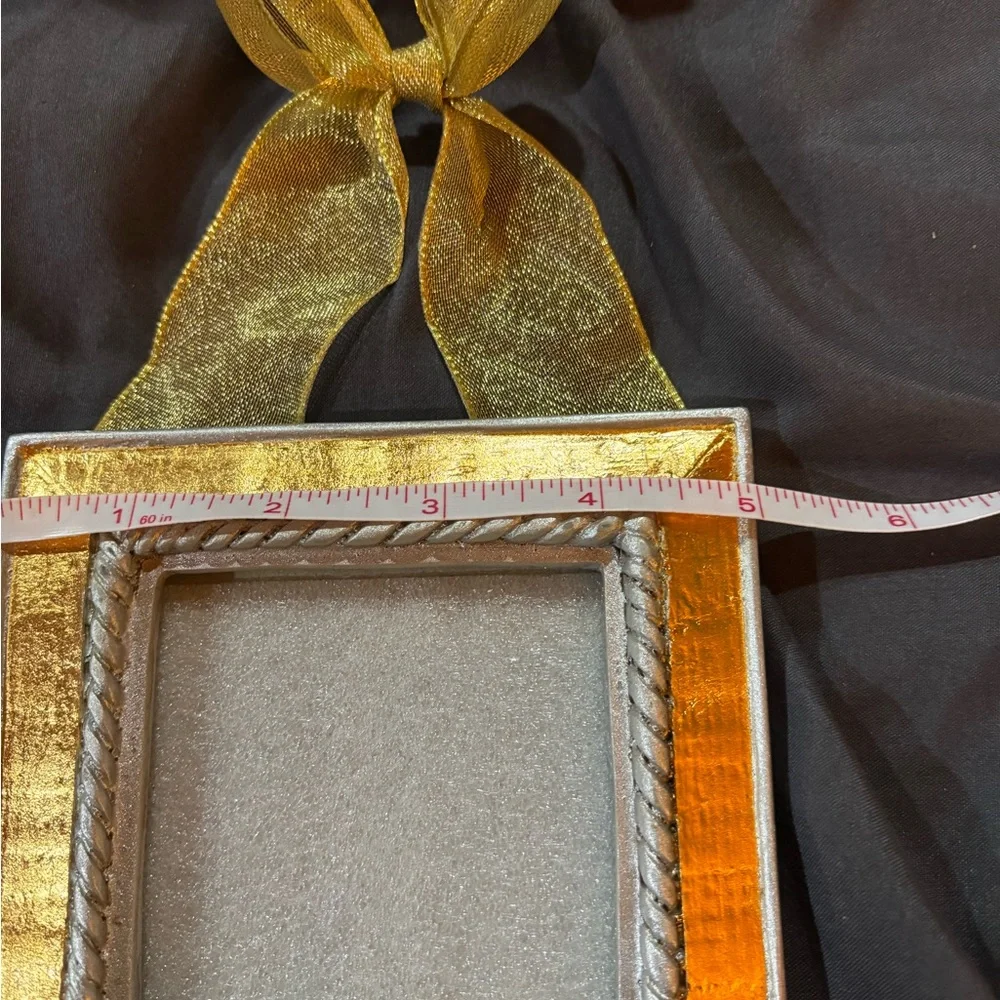 NIB Gold Double Hanging Photo‎ Frame - Picture 6 of 6